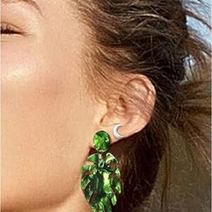 Elegant Green Leaf Earrings